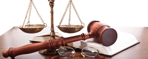 Молоток судьи, весы, архивное фото - Sputnik Литва