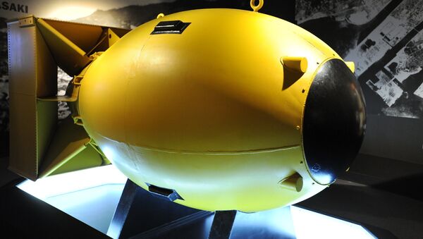 Макет ядерной бомбы в музее - Sputnik Литва