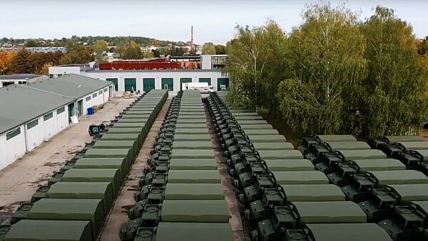 Вооруженным силам Литвы передали грузовики Unimog U5000 - Sputnik Литва