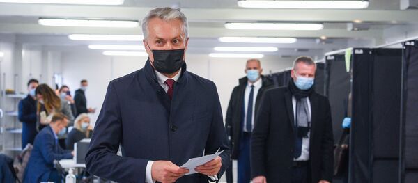 Президент Литвы Гитанас Науседа досрочно проголосовал на втором туре выборов в Сейм Президент Литвы Гитанас Науседа досрочно проголосовал на втором туре выборов в Сейм - Sputnik Lietuva