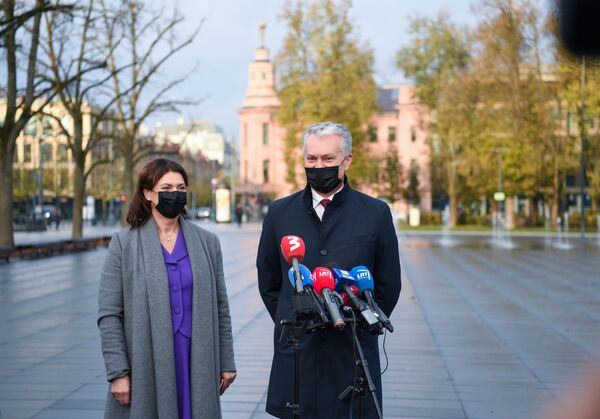 Президент Литвы досрочно проголосовал на выборах в Сейм - Sputnik Литва