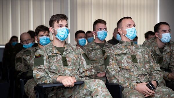 Литовские военные в Национальном центре общественного здравоохранения (NVSC) - Sputnik Литва