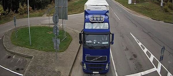 Очередь из фур на границе между Литвой и Белоруссией, пункт пропуска Котловка, 26 октября 2020 года - Sputnik Литва