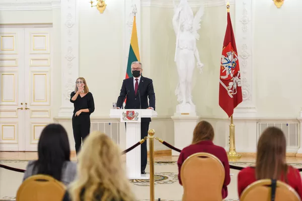 Euforijai nėra laiko: Lietuvos prezidentas kreipėsi į naujuosius Seimo narius Euforijai nėra laiko: Lietuvos prezidentas kreipėsi į naujuosius Seimo narius - Sputnik Lietuva