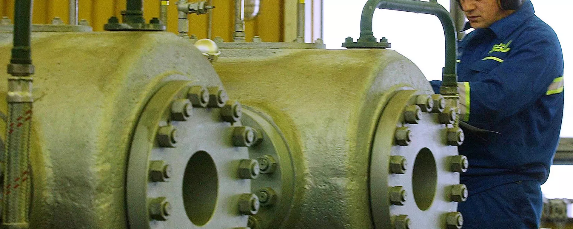 На территории нефтегазовой компании PGNiG, Польша - Sputnik Lietuva, 1920, 30.08.2021