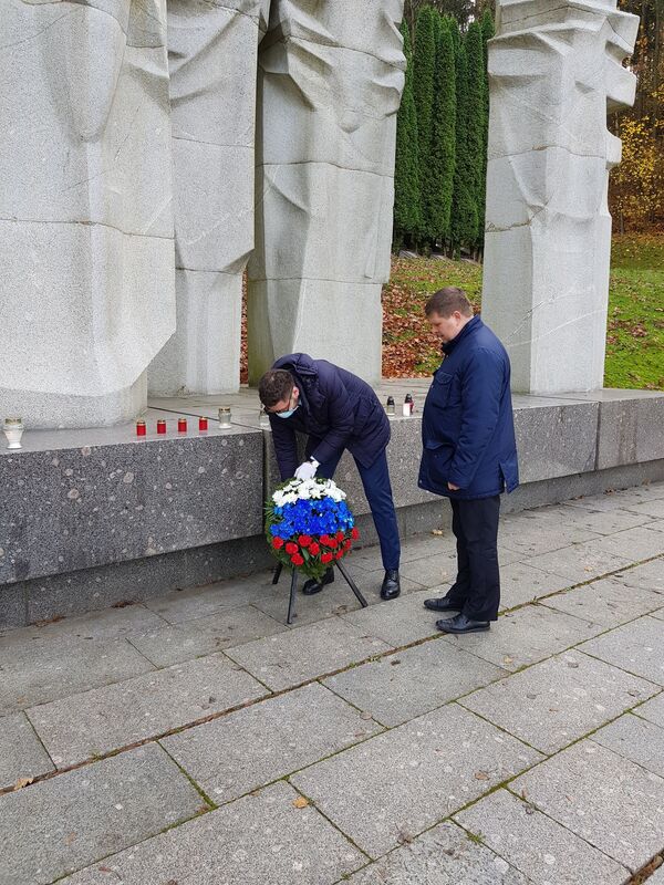 Посольство РФ в Литве почтило советских воинов в День поминовения усопших Посольство РФ в Литве почтило советских воинов в День поминовения усопших - Sputnik Литва