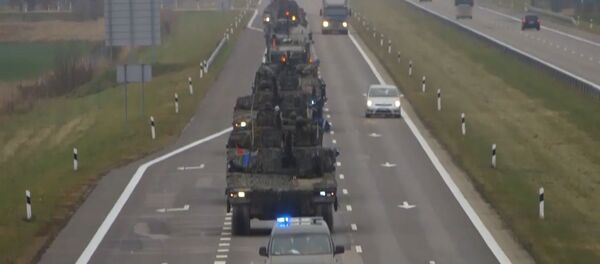 Военным – везде у нас дорога: постоянные учения в странах Балтии мешают местным жителям - Sputnik Литва