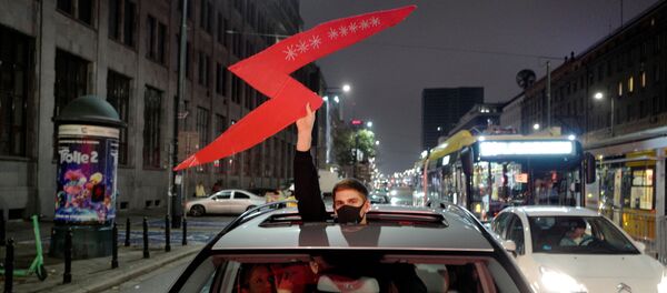 Антиправительственный митинг в Польше Антиправительственный митинг в Польше - Sputnik Lietuva