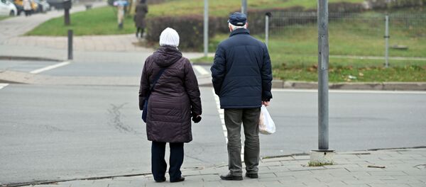 Прохожие на улице в Вильнюсе - Sputnik Литва