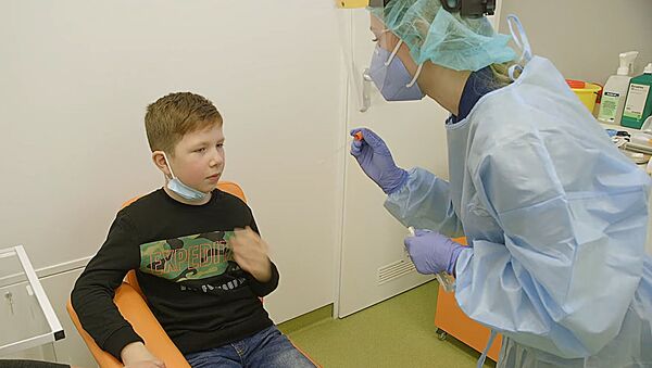 Ребенку в Литве делают тест на коронавирус - Sputnik Lietuva