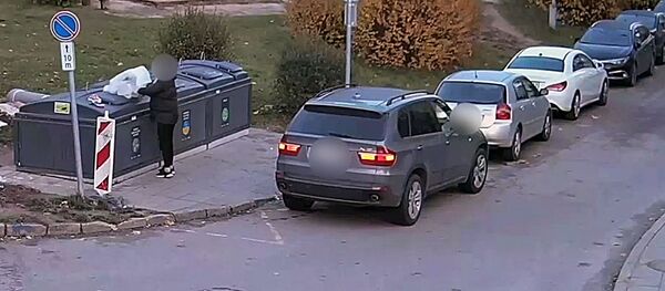 В Вильнюсе заработали камеры, снимающие нарушителей неправильно выбрасывающих мусор - Sputnik Литва