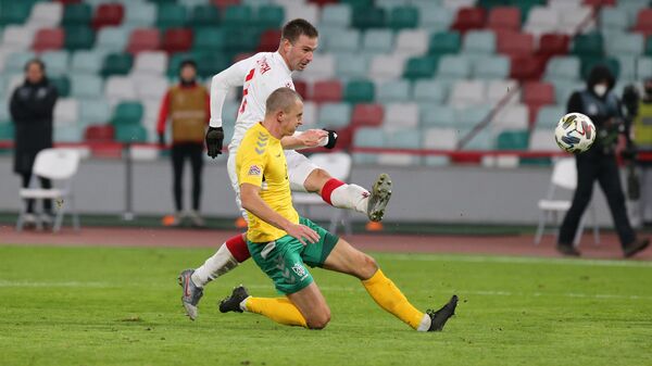 Белорусы прервали беспроигрышную серию сборной Литвы Белорусы прервали беспроигрышную серию сборной Литвы - Sputnik Литва