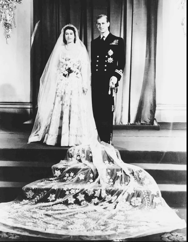 Jaudinanti akimirka: Elžbieta II ir jos vyras švenčia 73-ąsias vestuvių metines Jaudinanti akimirka: Elžbieta II ir jos vyras švenčia 73-ąsias vestuvių metines - Sputnik Lietuva