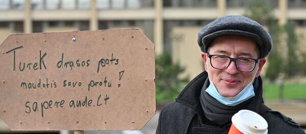 protestas prieš kaukių nešiojimą Vilniuje protestas prieš kaukių nešiojimą Vilniuje - Sputnik Lietuva