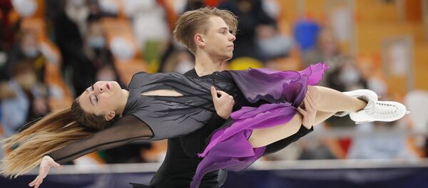 Эллисон Рид и Саулюс Амбрулявичюс на Гран-при по фигурному катанию Кубок Ростелекома в Москве - Sputnik Литва