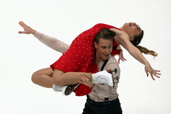 Рид и Амбрулявичюс представили новую программу на Гран-при в Москве - Sputnik Литва