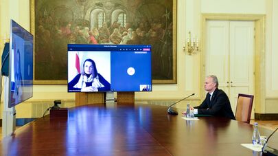 Президент Литвы Гитанас Науседа беседует со Светланой Тихановской онлайн