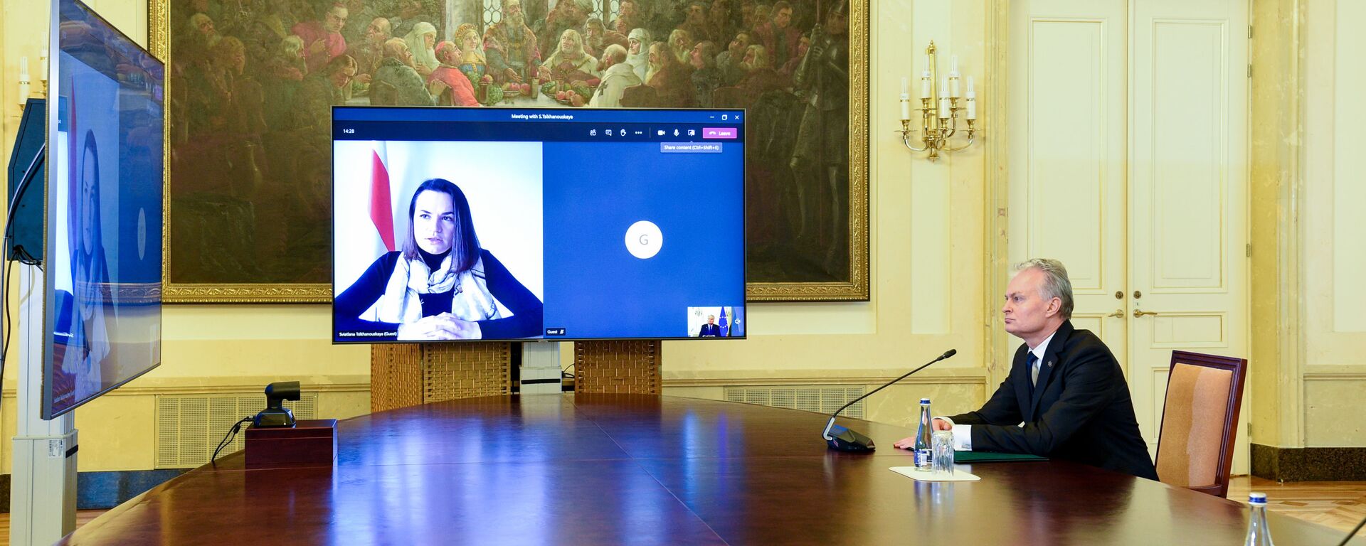 Президент Литвы Гитанас Науседа беседует со Светланой Тихановской онлайн - Sputnik Литва, 1920, 26.01.2026