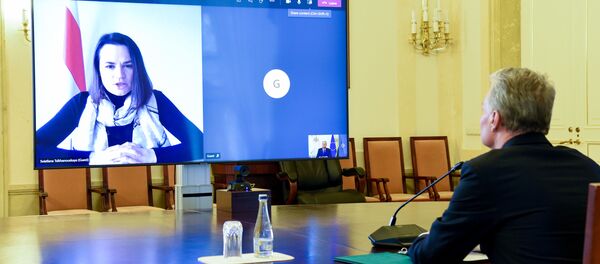 Gitanas Nausėda konferenciniu skambučiu kalbėjosi su Sviatlana Tichanovskaja Gitanas Nausėda konferenciniu skambučiu kalbėjosi su Sviatlana Tichanovskaja - Sputnik Lietuva