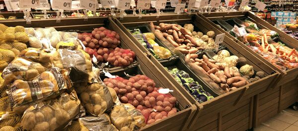 Овощной отдел в супермаркете, Вильнюс - Sputnik Литва