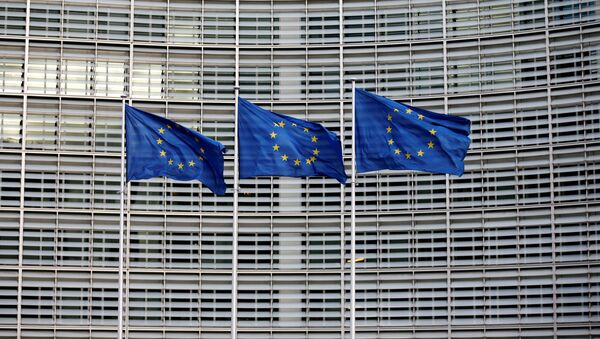 Флаги ЕС у штаб-квартиры Комитета в Брюсселе - Sputnik Литва