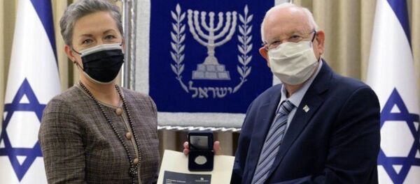 Президенту Израиля Реувену Ривлину вручили памятную монету от имени президента Литвы Гитанаса Науседы - Sputnik Литва