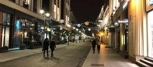 На улочке вечернего Вильнюса На улочке вечернего Вильнюса - Sputnik Литва