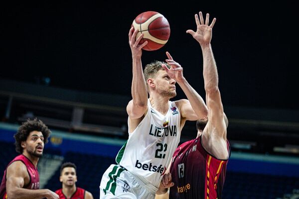 Литовцы реабилитировались в матче с бельгийцами - Sputnik Литва