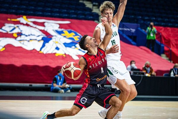 Литовцы реабилитировались в матче с бельгийцами - Sputnik Литва