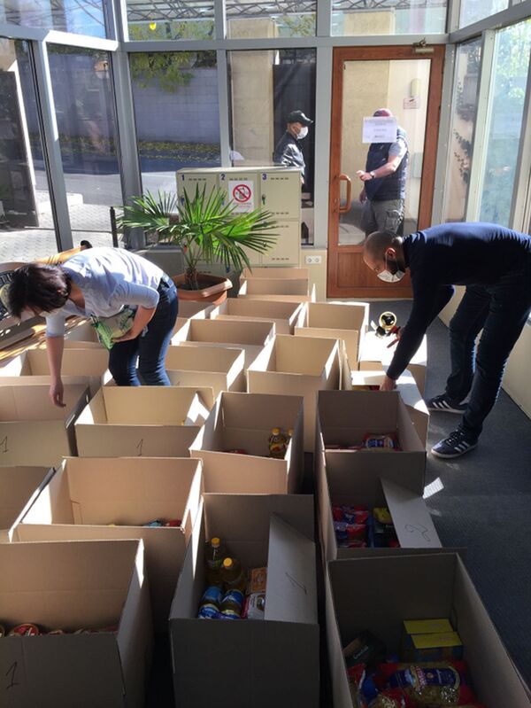 Посольство Литвы отправило гуманитарную помощь в Нагорный Карабах - Sputnik Литва