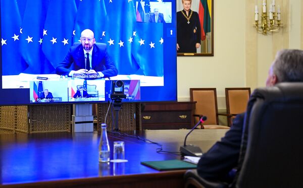 Lietuvos prezidentas paragino ES palaikyti glaudesnį dialogą su JAV Lietuvos prezidentas paragino ES palaikyti glaudesnį dialogą su JAV - Sputnik Lietuva