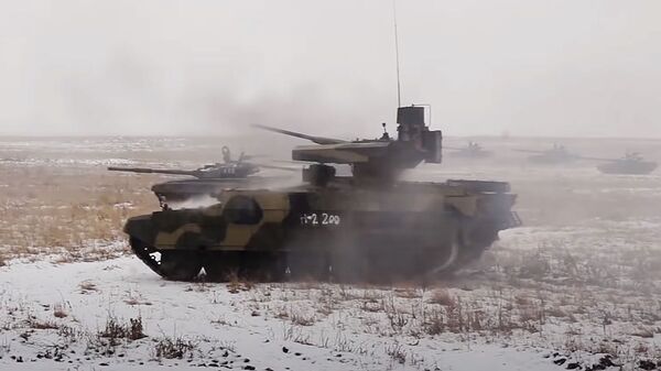 Tai yra proveržis: Rusija išbando naują tankų mūšio taktiką Tai yra proveržis: Rusija išbando naują tankų mūšio taktiką - Sputnik Lietuva