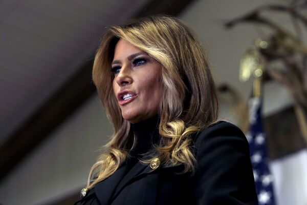 Меланья за бортом: в Белом доме пропустили Меган Маркл на обложку Tatler Меланья за бортом: в Белом доме пропустили Меган Маркл на обложку Tatler - Sputnik Литва