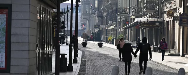 Прохожие на улице Вильняус в Вильнюсе - Sputnik Lietuva