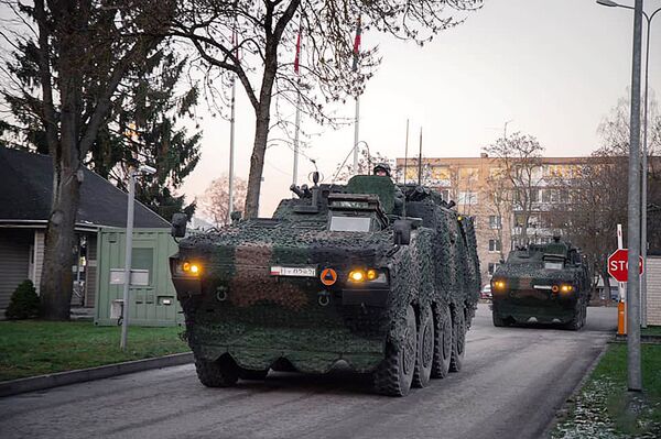 Польские военные отработали передислокацию на территорию Литвы - Sputnik Литва