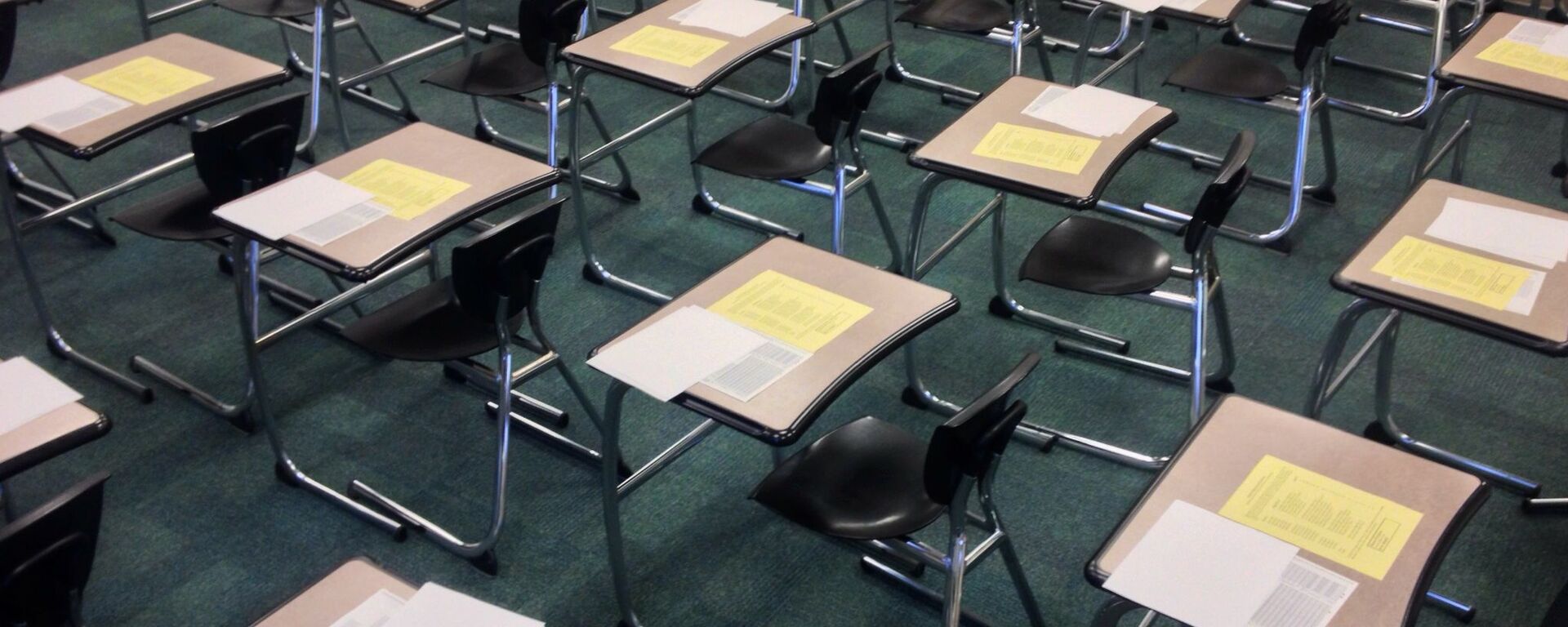 Класс для сдачи экзаменов - Sputnik Литва, 1920, 04.01.2026