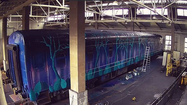 Вагон поезда Литовских железных дорог превратили в произведение искусства - Sputnik Литва