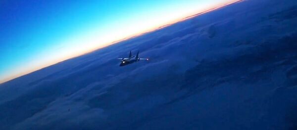 Ночной перехват на Камчатке: МиГ-31БМ остановил самолет условного противника Ночной перехват на Камчатке: МиГ-31БМ остановил самолет условного противника - Sputnik Литва