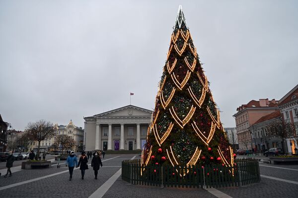 Рождественская елка на Ратушной площади Вильнюса - Sputnik Lietuva