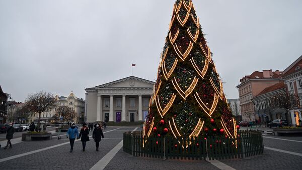 Рождественская елка на Ратушной площади Вильнюса - Sputnik Литва