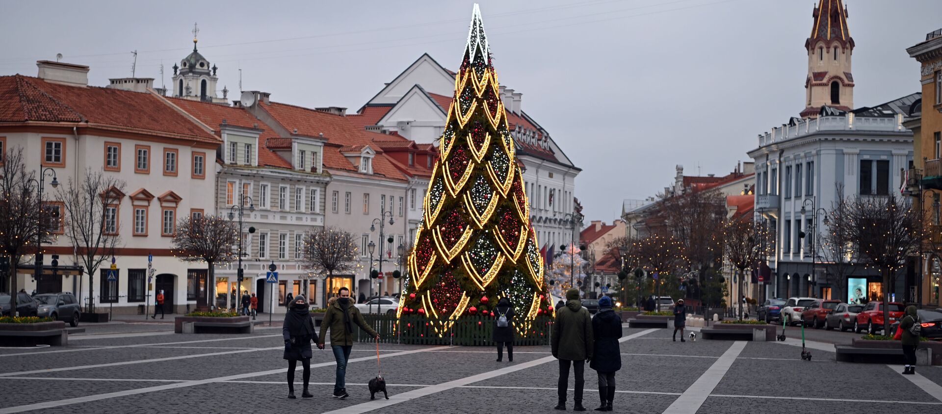 Рождественская елка на Ратушной площади Вильнюса - Sputnik Литва, 1920, 21.12.2020