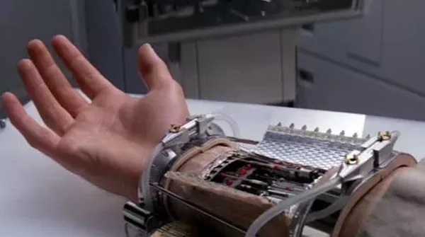 Planšetiniai kompiuteriai ir dronai: filmų apie ateitį gadžetai tapo realybe Planšetiniai kompiuteriai ir dronai: filmų apie ateitį gadžetai tapo realybe - Sputnik Lietuva