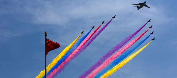 Система раннего предупреждения и управления KJ-2000 ведет истребители J-10 во время военного парада в Пекине Система раннего предупреждения и управления KJ-2000 ведет истребители J-10 во время военного парада в Пекине - Sputnik Lietuva