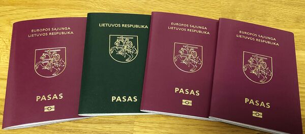 Литовские паспорта Литовские паспорта - Sputnik Литва
