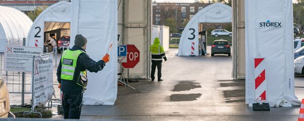 Мобильный пункт тестов на COVID-19 в Вильнюсе - Sputnik Литва