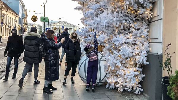 В Литве выявили более 2,8 тысячи новых случаев коронавируса В Литве выявили более 2,8 тысячи новых случаев коронавируса - Sputnik Литва