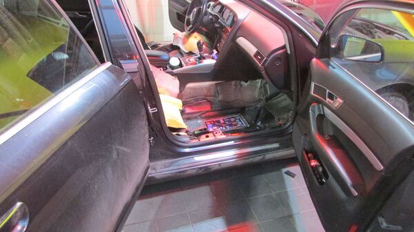 Тайники в порогах: в Литву не пустили контрабанду из Белоруссии Тайники в порогах: в Литву не пустили контрабанду из Белоруссии - Sputnik Литва