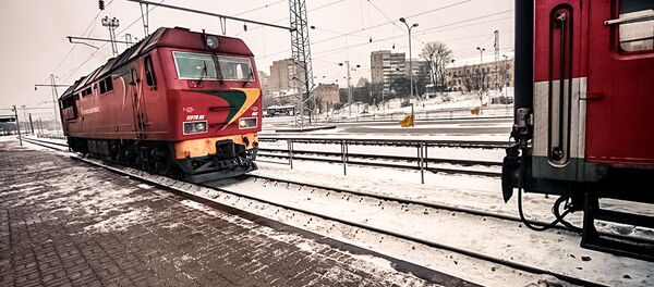 Поезд литовской железной дороги Поезд литовской железной дороги - Sputnik Lietuva