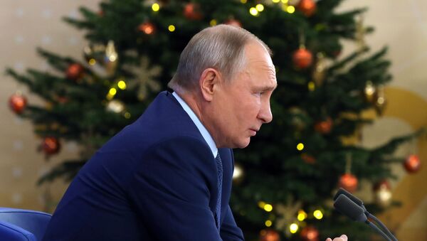 Президент РФ Владимир Путин на большой ежегодной пресс-конференции  - Sputnik Lietuva