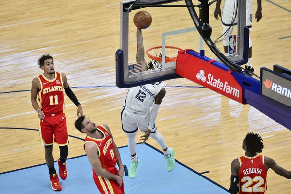 Мемфис Валанчюнаса в предсезонке еще никому не проиграл - Sputnik Литва